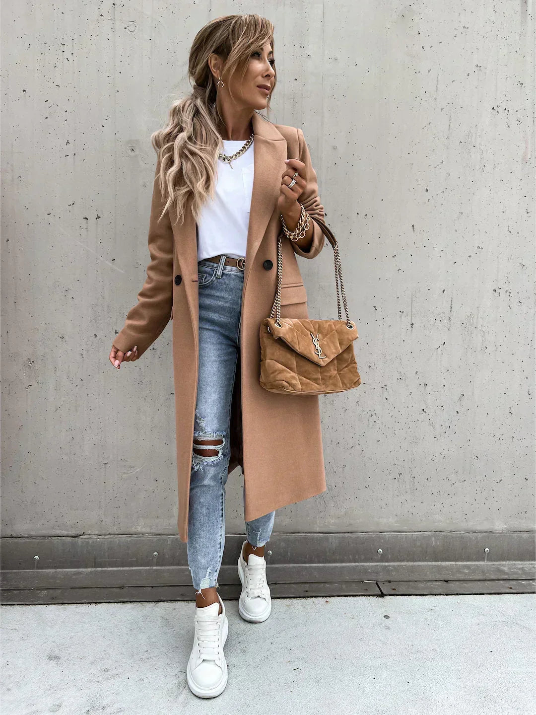 Cappotto lungo donna moda, ideale outerwear chic e coprente per le stagioni fredde.
