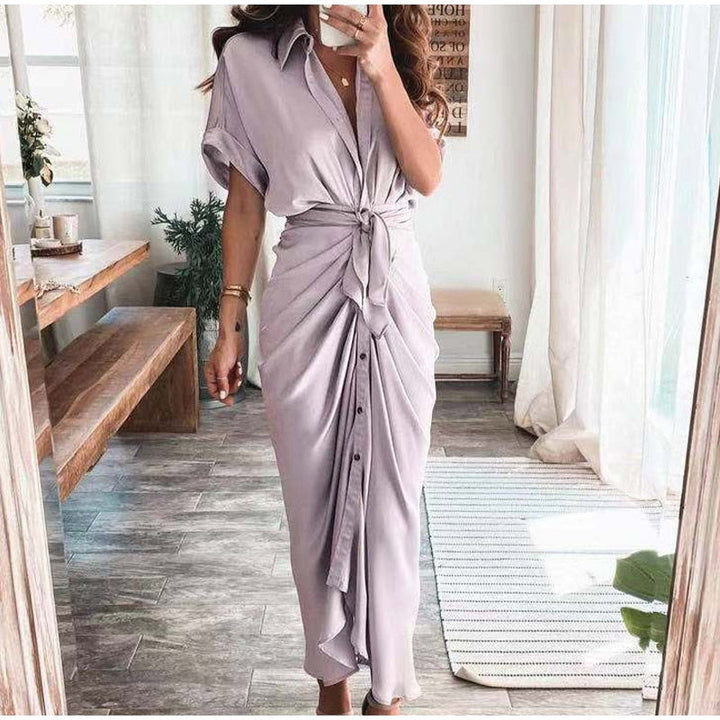 Abito donna versatile, con bottoni, ideale per un look casual o formale.