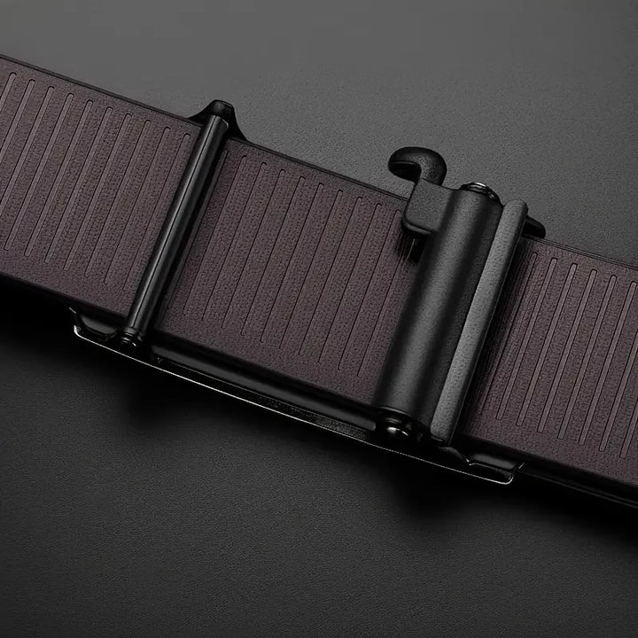 Elegante cintura uomo nera con fibbia automatica in metallo, un regalo perfetto per un look sofisticato.