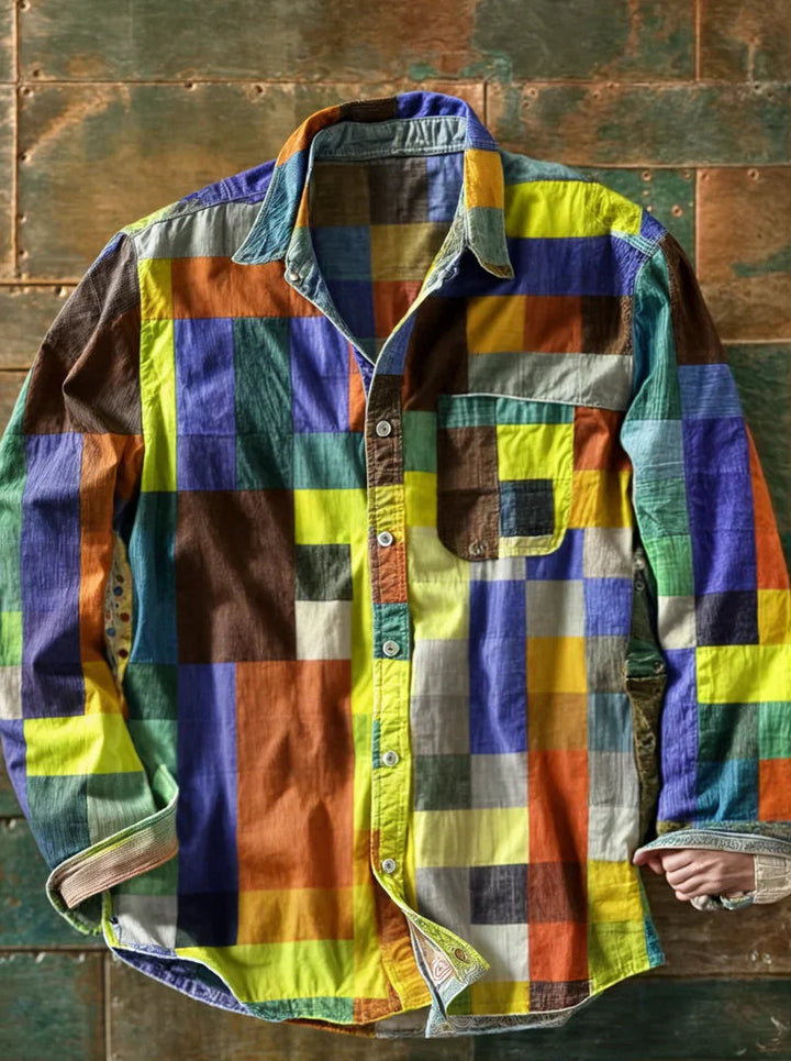 Outfit estivo uomo: camicia casual a maniche lunghe, con patchwork unico e dettagli colourblock. Unico nel suo genere.