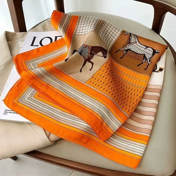 Foulard donna poliestere seta, quadrato, con motivi eleganti e colori vivaci.