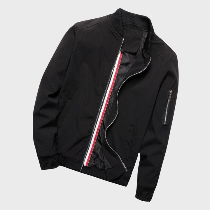 Giubbotto bomber uomo leggero, capospalla versatile per la moda maschile streetwear e casual.