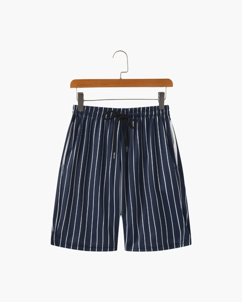 Pantaloncini da bagno uomo a righe con coulisse, per comfort e stile in spiaggia. Perfetti per le vacanze estive.