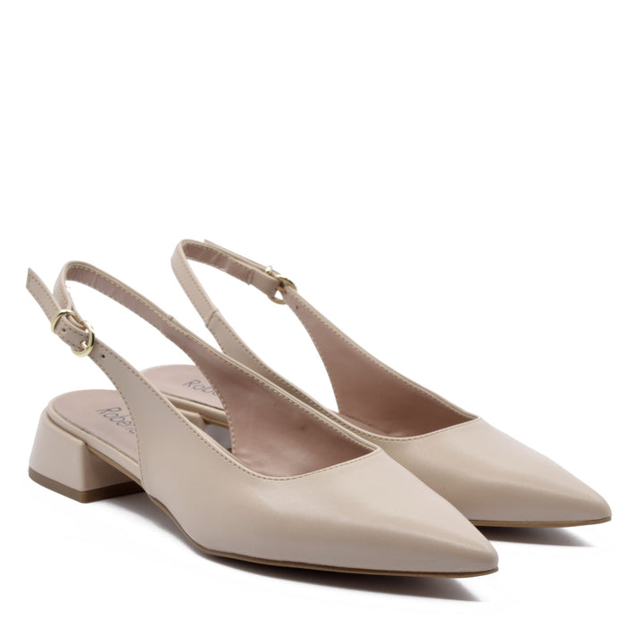 Ballerine slingback moda donna, un classico aggiornato per la stagione.