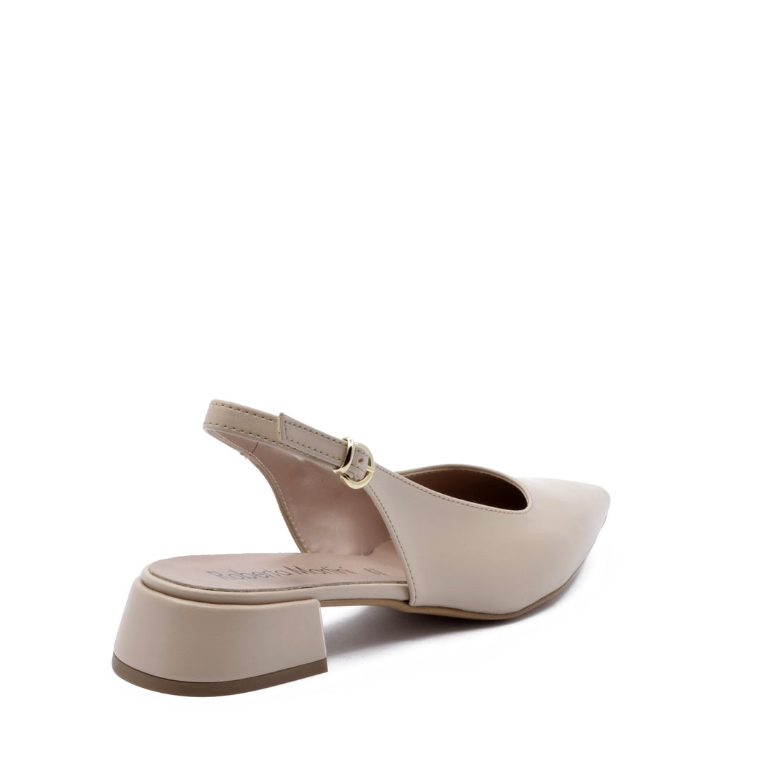 Moda ballerine slingback donna, in pelle, versatili per ogni outfit e stagione.