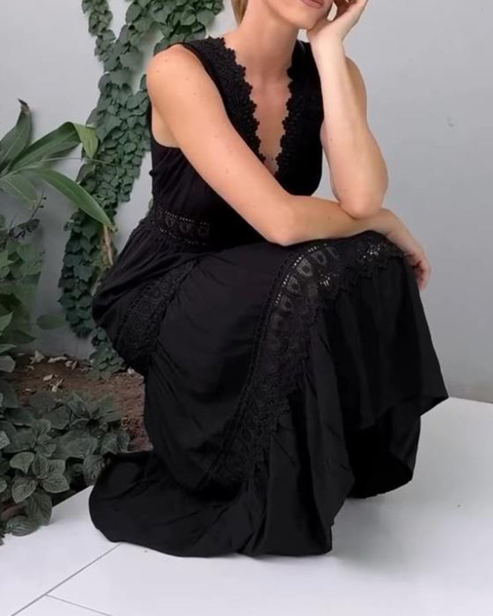 Pizzo romantico su abito lungo estivo da donna, stile boho, per un look incantevole.