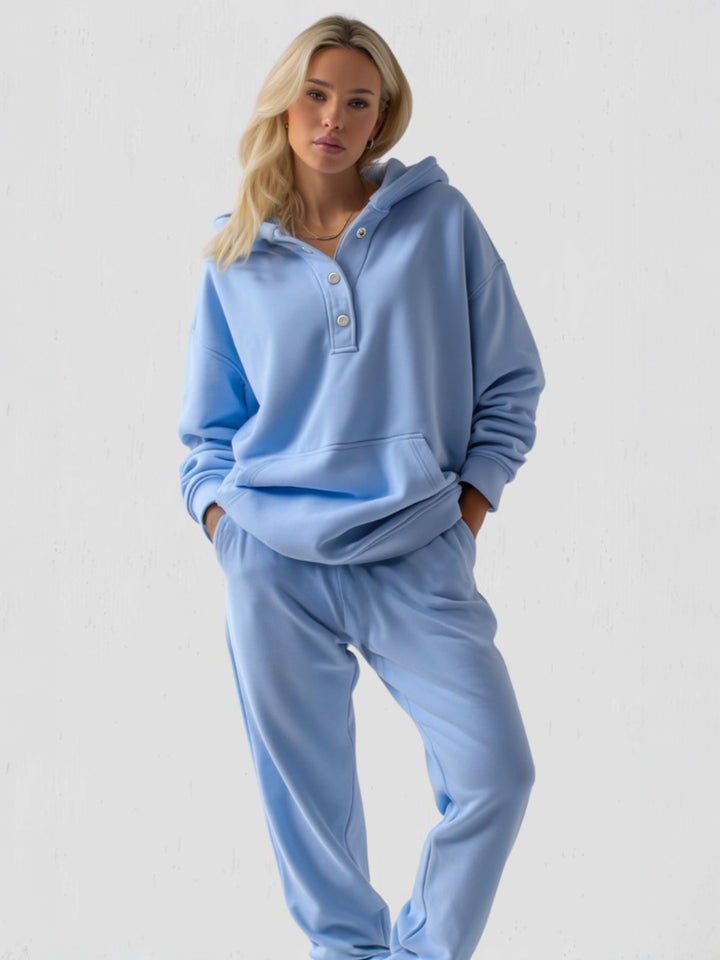 Versatile felpa donna con cappuccio e bottoni a pressione, crea outfit oversize casual per ogni giorno.