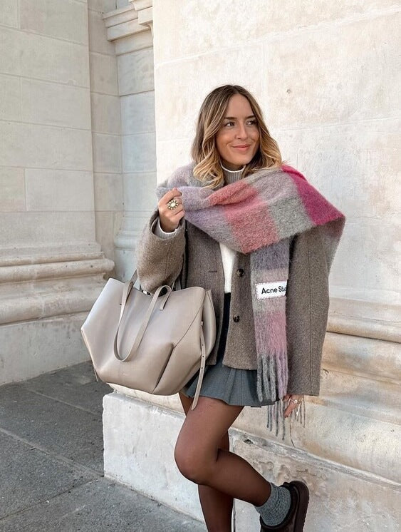 Ampia borsa tote in pelle vintage, design elegante e pratica, perfetta per l'uso femminile.