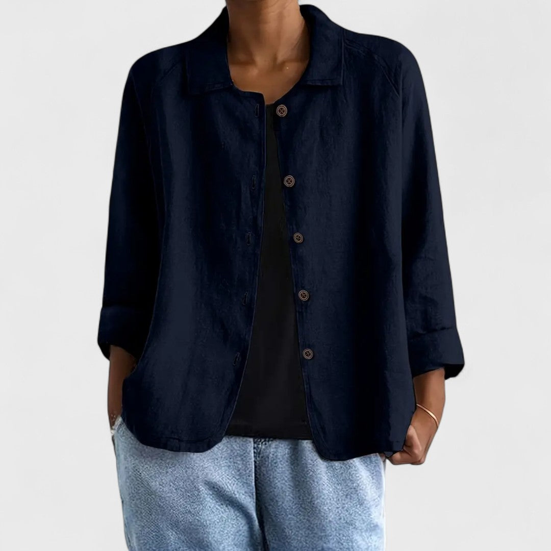Blusa donna abbottonata a maniche lunghe, confortevole e versatile per ogni outfit casual chic.