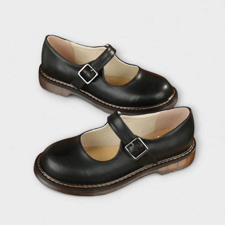 Scarpe donna vintage in pelle, eleganti e comode. Perfette per uno stile classico senza tempo, disponibili marroni e nere.