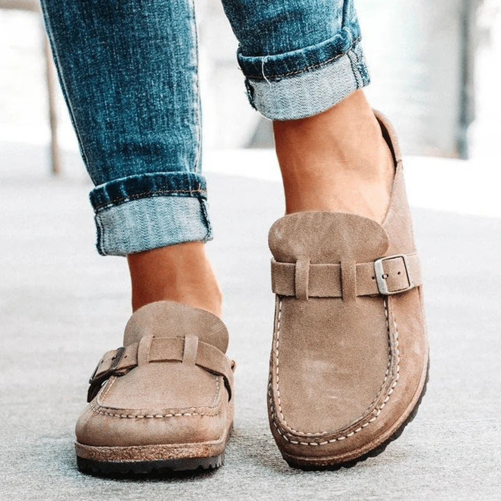 Sandali estivi donna leggeri, con fibbia regolabile, perfetti per look casual ed eleganti. Massima comodità.