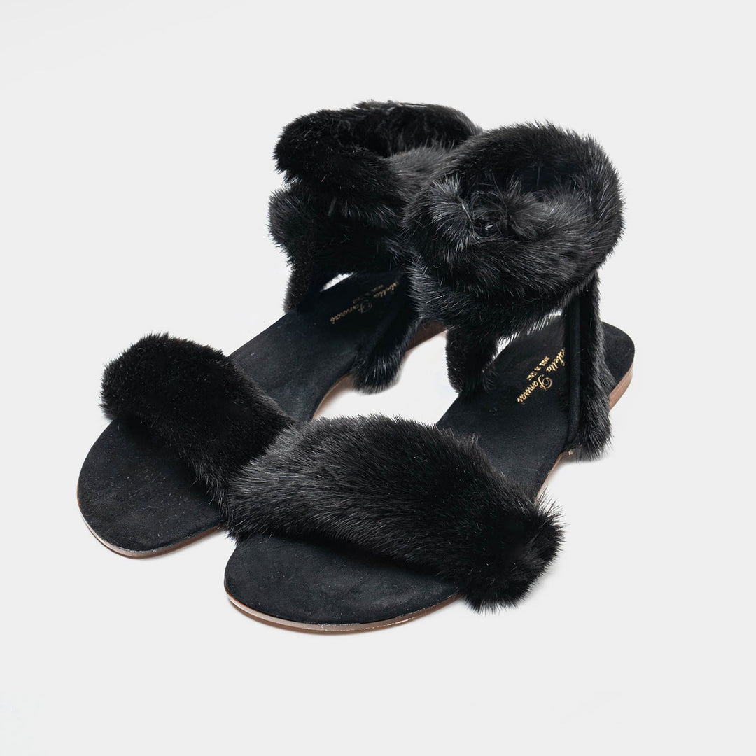 Sandali donna neri, perfetti per serate eleganti estive. Design con lacci e plantare in memory foam per il massimo comfort.