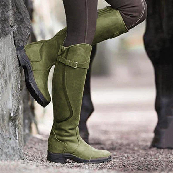 Stivali donna country al ginocchio con fibbia e suola scolpita, un must-have per il tuo stile country chic.