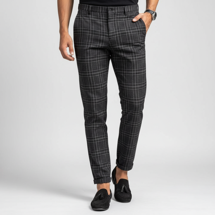 Pantaloni da uomo slim fit a quadri, comodi e alla moda, perfetti per ogni outfit maschile.