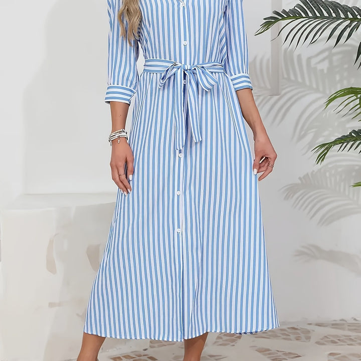 Elegante abito midi a righe verticali da donna, modello chemisier con cintura in vita. Ideale per la stagione calda.
