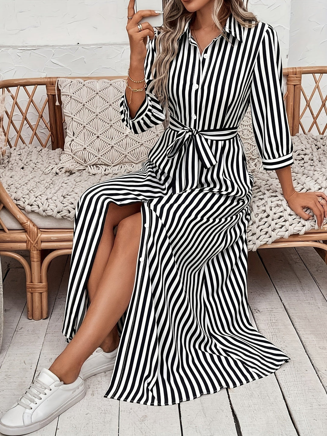 Vestito chemisier donna midi casual chic a righe, con cintura regolabile, per un'eleganza estiva senza sforzo.