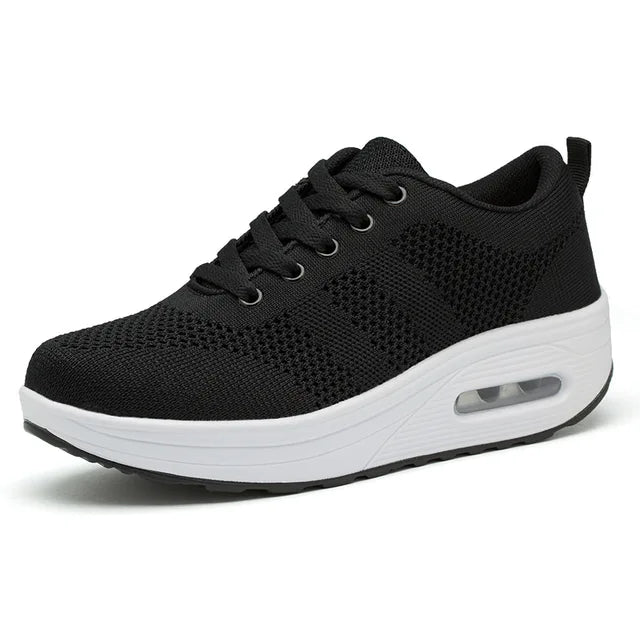 Sneakers donna traspiranti con vestibilità flessibile, perfette per lunghe camminate e uso quotidiano.