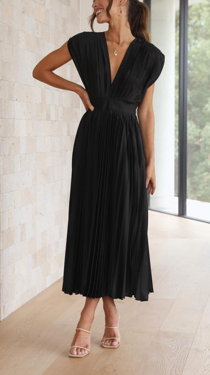 Abito midi elegante champagne, scollo a V, drappeggio e gonna plissettata, per un look sofisticato da sera.