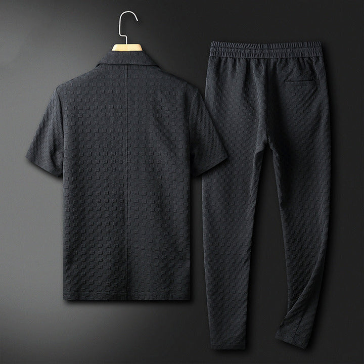 Set due pezzi uomo: camicia a collo coreano e pantaloni ampi, ideale per comfort e stile in casa o casual.
