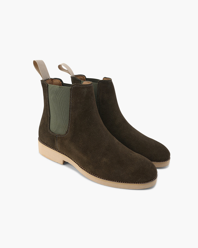 Chelsea boots classici neri, stivali uomo ideali per look formale e comfort quotidiano.