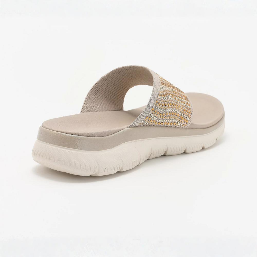 Sandali infradito crystal da donna, un tocco di brillantezza per un look estivo elegante e di tendenza.