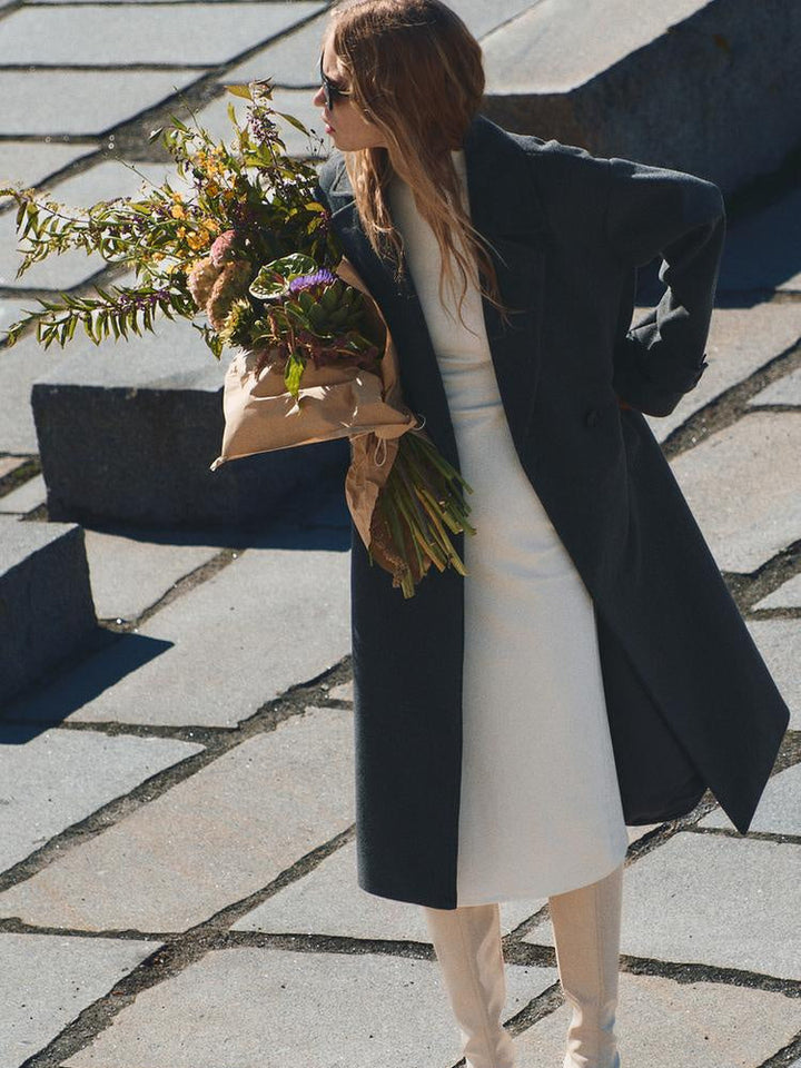 Capospalla trench donna antivento, doppiopetto classico per un tocco di moda urbana ed elegante.