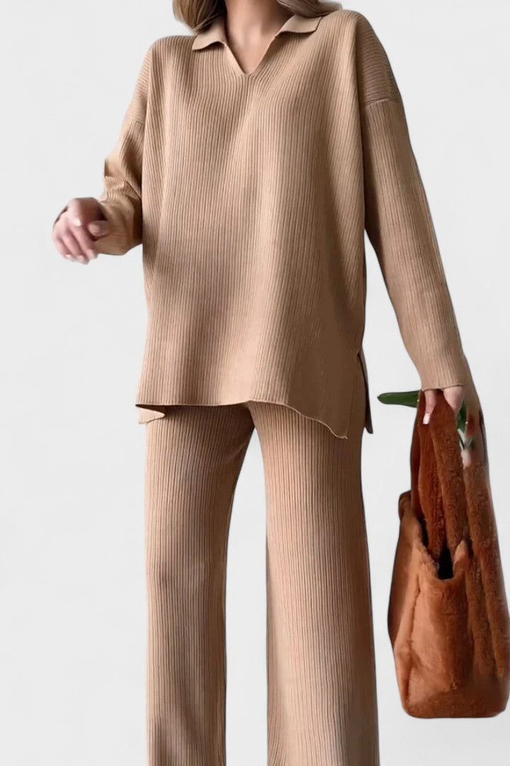 Completo pantalone donna elegante: maglia collo polo e pantaloni ampi, abbigliamento casual e confortevole.