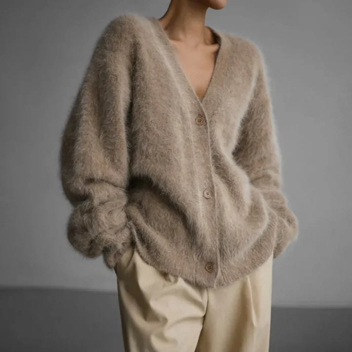Cardigan donna oversize a V con bottoni, maniche lunghe, perfetto per outfit casual o eleganti autunno inverno.