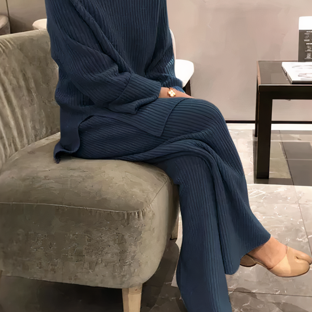 Maglione e pantaloni lavorati a maglia donna, set casual chic per un comfort invernale o autunnale con stile.