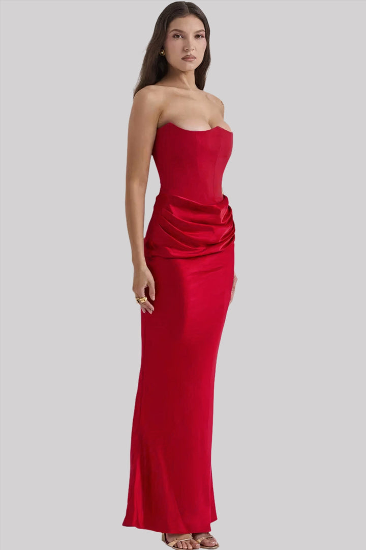 Abito da gala donna senza spalline, con silhouette a sirena, per un look sofisticato ed indimenticabile.