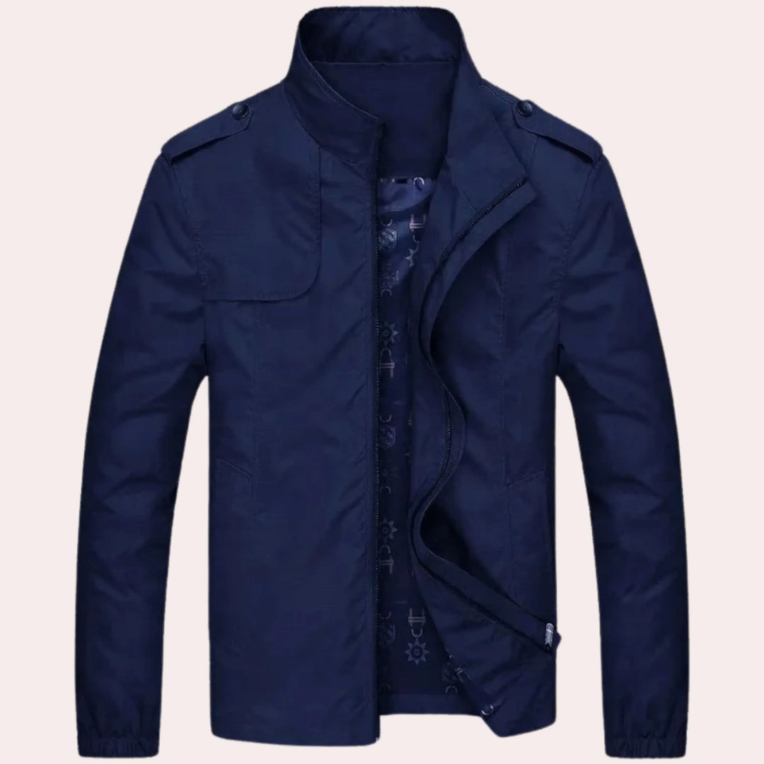 Giacca casual uomo, traspirante e antivento, con zip frontale, per look sportivi o da viaggio.