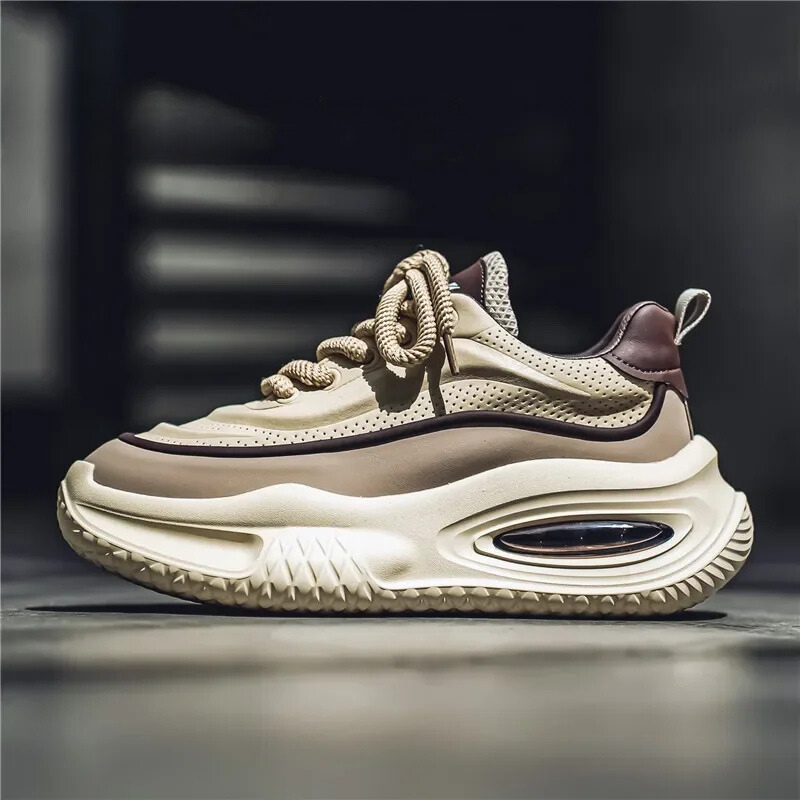 Scarpe sportive uomo stile retrò, suola spessa. Perfette per un look casual trendy e moda urbana.