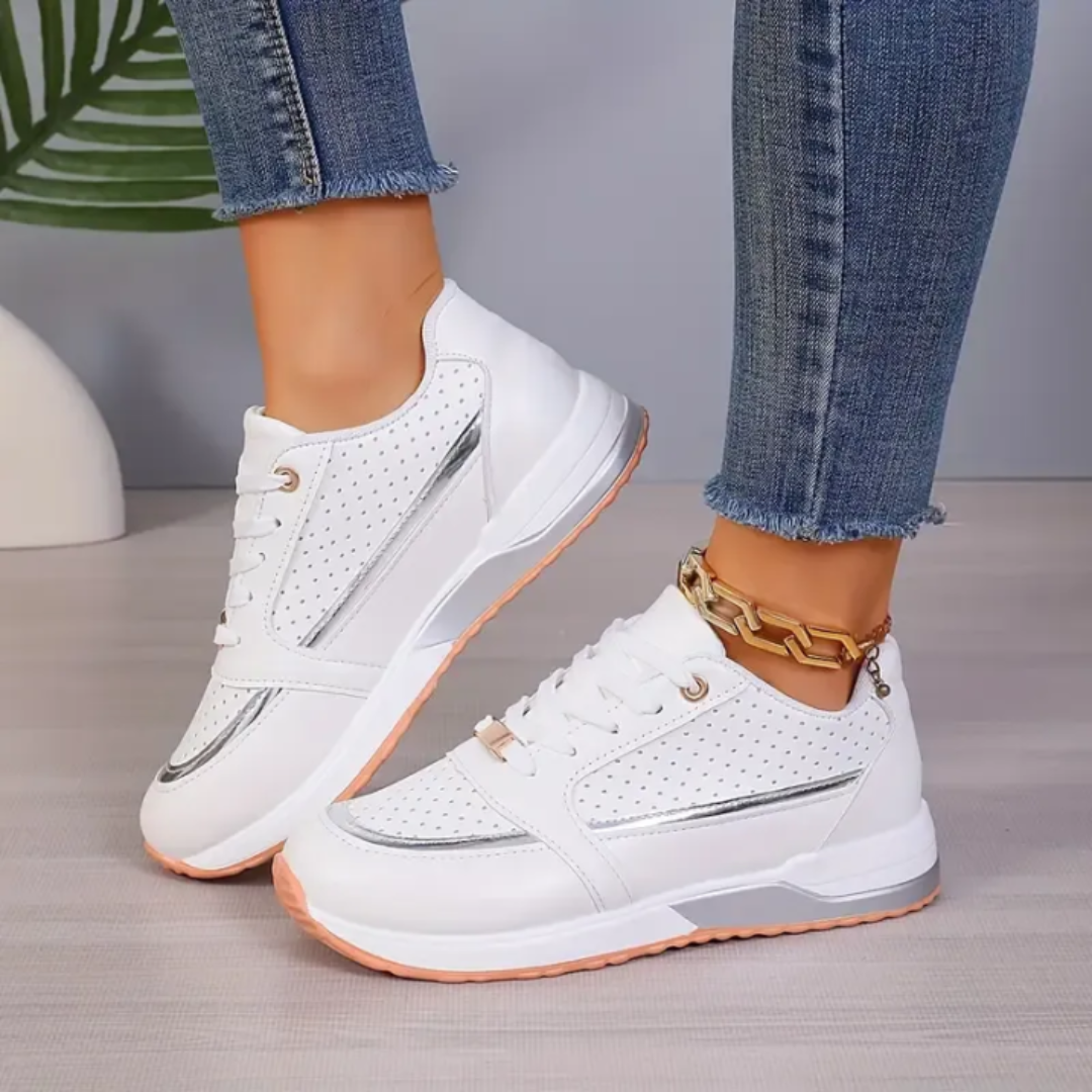 Sneakers comode donna per passeggio, leggere e ideali per comfort quotidiano. Calzature casual estive con stile versatile.
