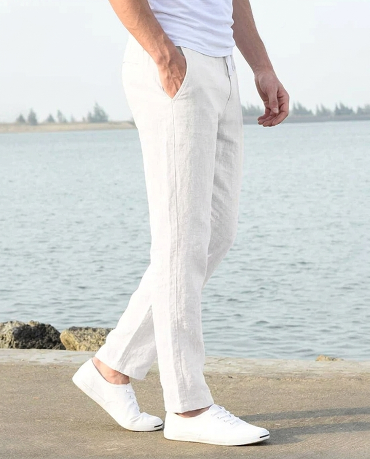 Pantaloni estivi da uomo, perfetti per vacanze e tempo libero. Leggeri, traspiranti, massimo comfort.