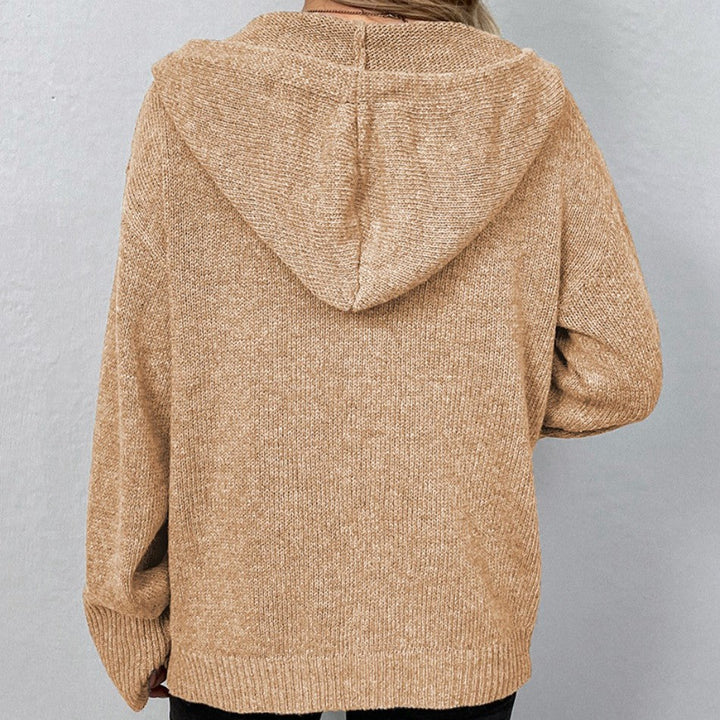 Look casual con cardigan donna Vega, cappuccio e design aperto, per comfort e moda quotidiana.