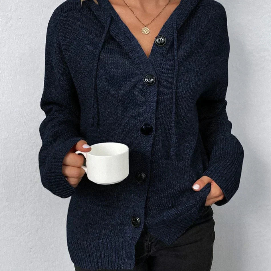 Cardigan donna aperto con cappuccio Vega, ideale per un look casual versatile e comfort quotidiano.