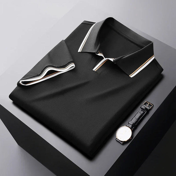 Polo rossa uomo con vestibilità sartoriale e scollo a V. Manica corta, perfetta per abbigliamento estivo elegante.