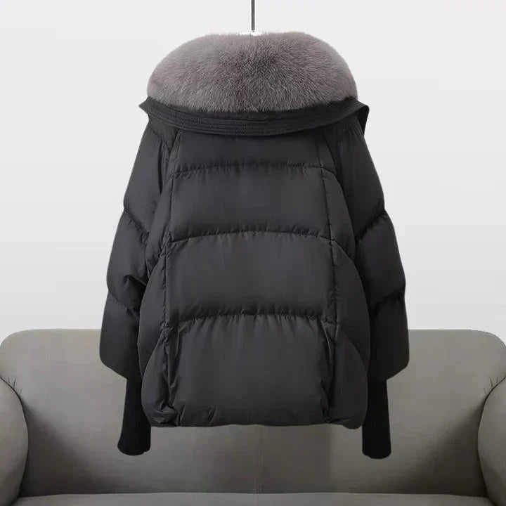 Piumino oversize donna caldo e avvolgente, cappotto invernale moda per comfort e protezione dal freddo elegante.