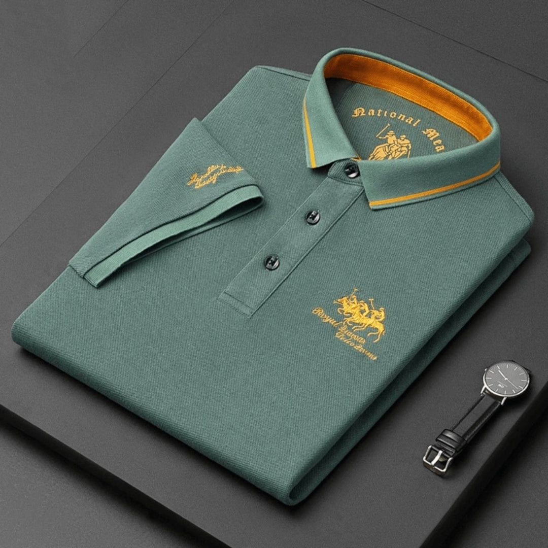 Polo uomo a manica corta traspirante, con raffinato ricamo. Perfetta per il comfort primaverile.