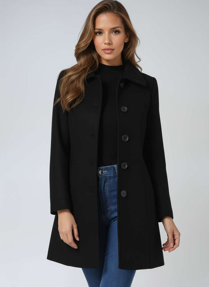 Trench donna monopetto classico per inverno, stile elegante e sofisticato. Perfetto capospalla moda femminile.