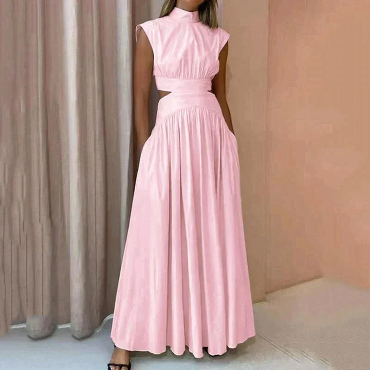 Maxi abito donna elegante con sofisticato collo dolcevita. Vestito lungo slim fit perfetto per la sera e occasioni speciali.