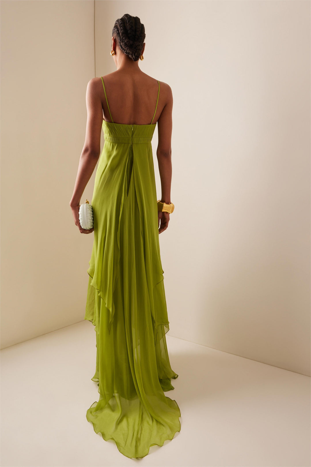 Vestito donna verde primavera estate, con cut-out e volant, un abito lungo elegante e alla moda per ogni cerimonia.