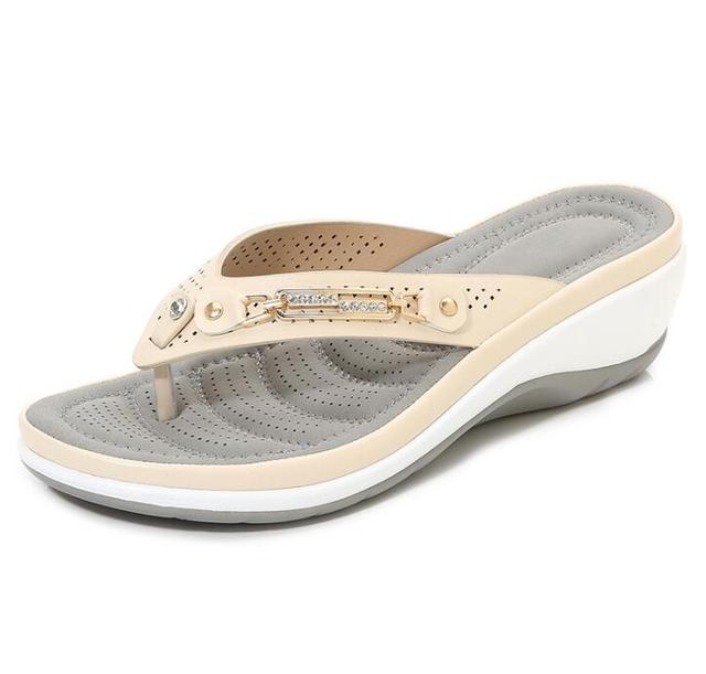 Sandali donna con zeppa bassa, infradito comode per un'estate di stile e comfort.