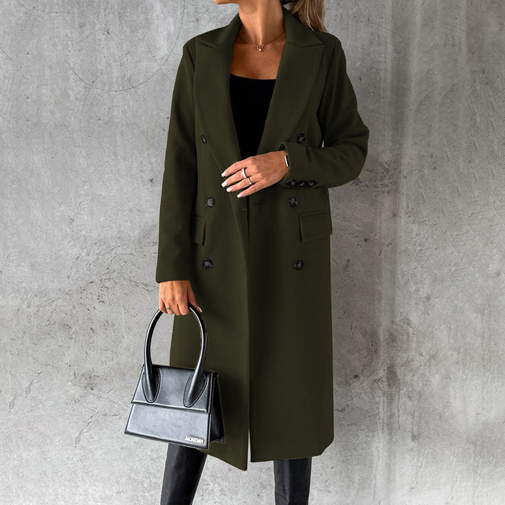 Capospalla donna doppiopetto, per un autunno all'insegna dell'eleganza classica e comfort.