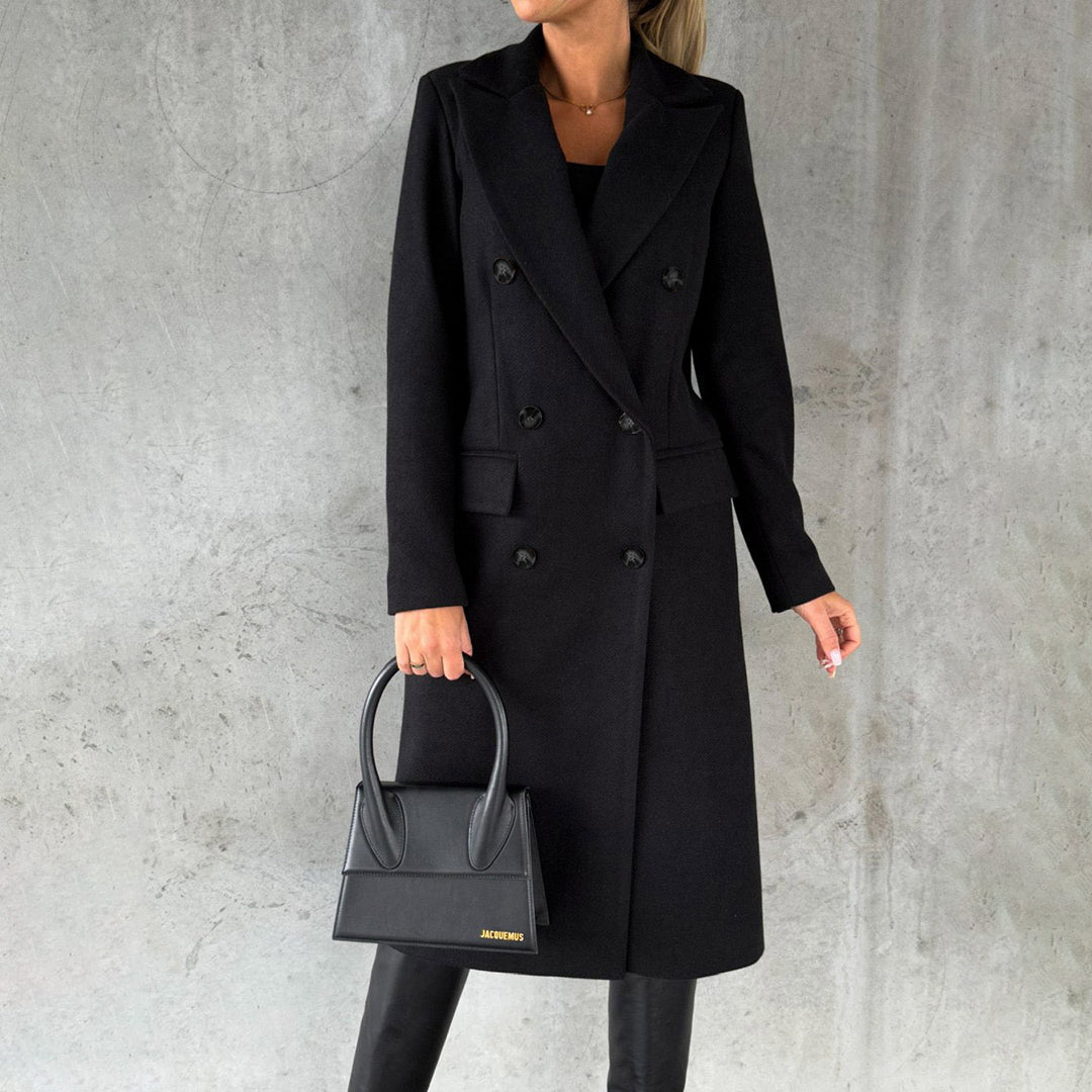 Cappotto donna doppiopetto, un classico della moda autunnale, perfetto per stile e calore.