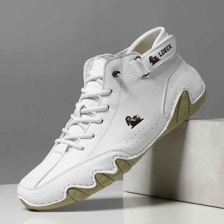 Frontale sneakers uomo ortopediche, traspiranti e idrorepellenti. Ideali per il comfort e lo stile quotidiano.