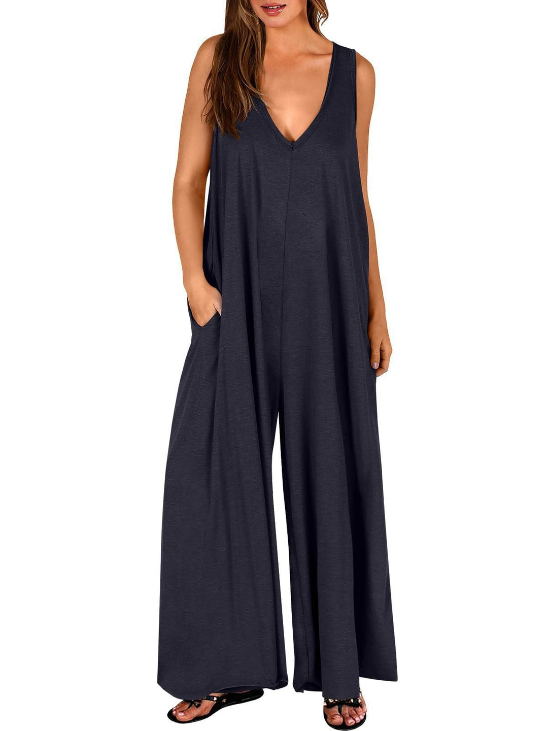 Tuta donna semplice ed elegante per l'autunno, con maniche lunghe e vestibilità comoda e ampia.