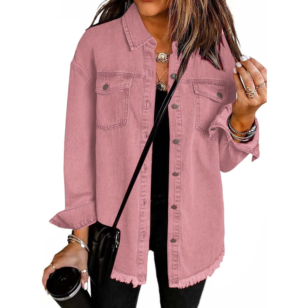 Giacca denim donna, con bottoni, perfetta per un look casual e alla moda.
