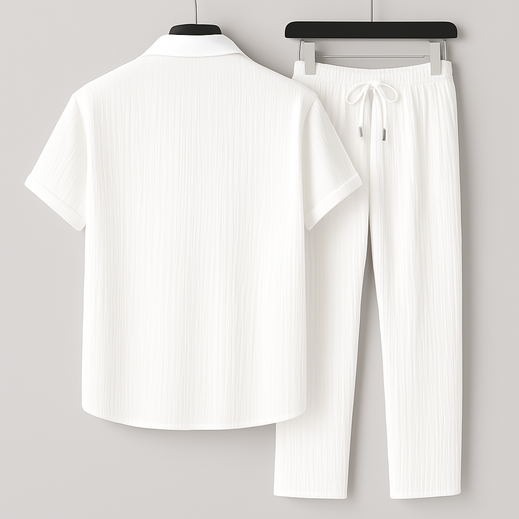 Set due pezzi uomo: camicia leggera e pantaloni con coulisse. Ideale per un abbigliamento estivo comodo e di tendenza.