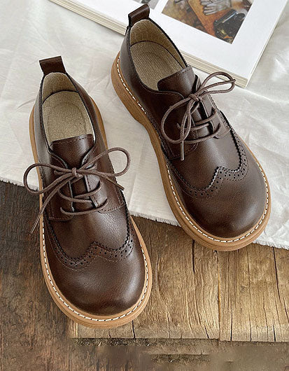 Scarpe donna Oxford con punta quadrata ampia. Calzature eleganti e comode, per uno stile classico versatile.